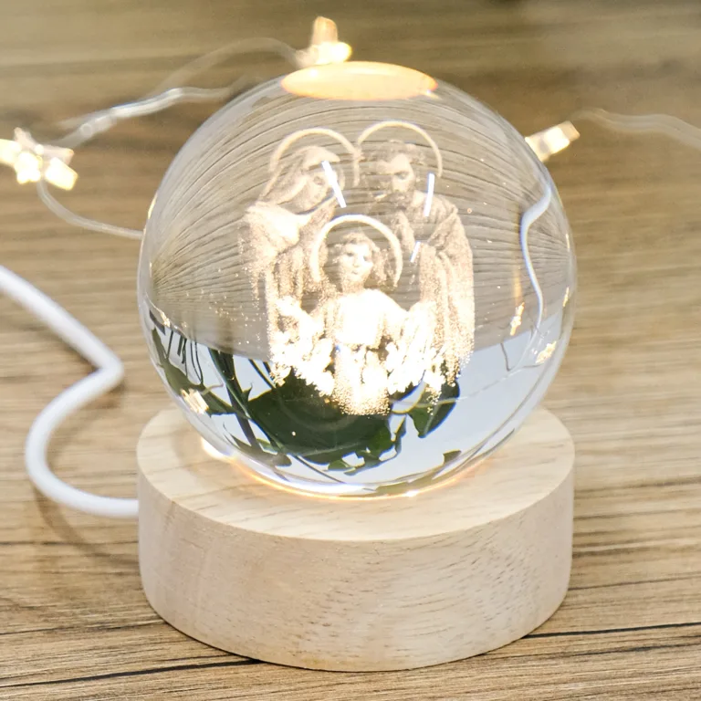 3D Кристал Святе Сімейство з LED підсвічуванням на дерев'яній підставці USB 7.5*6.5 см MH-Q0198-4-6D